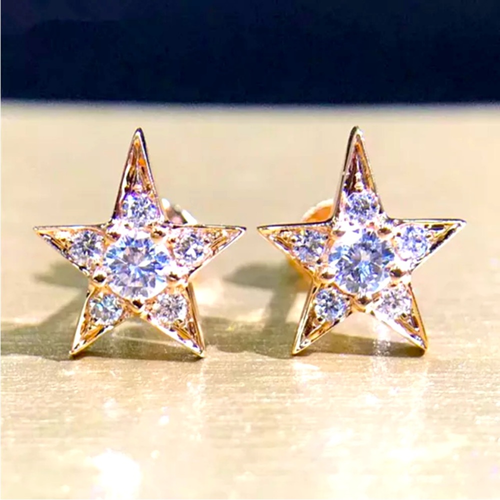 New Lovely 18k Yellow Gold CZ Star Studs